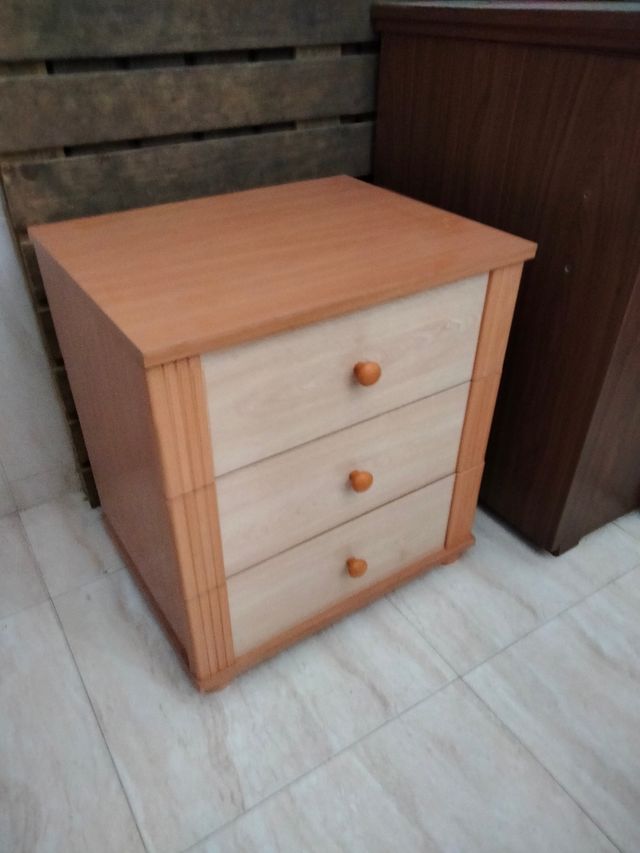 Cajonera en buen estado