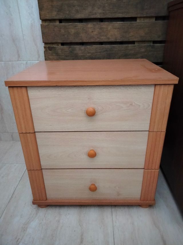 Cajonera en buen estado