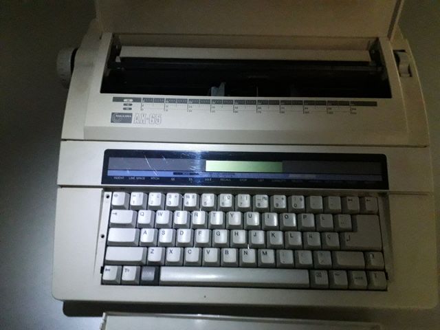 Maquina de escribir electrica Nakajima