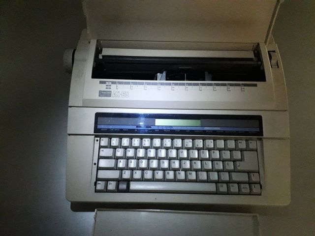 Maquina de escribir electrica Nakajima