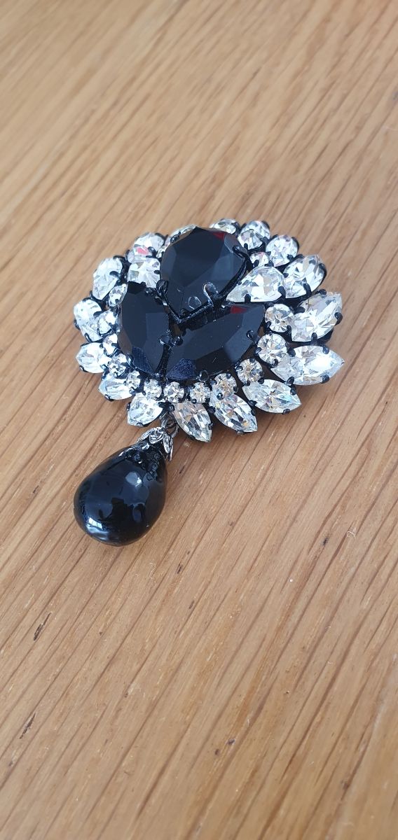 Broche antiguo de cristales