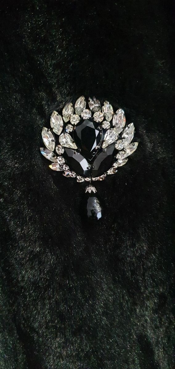 Broche antiguo de cristales