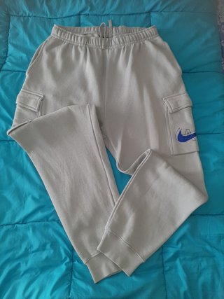 2 pantalones de chándal Nike de invierno de segunda mano por 30 EUR en  Málaga en WALLAPOP