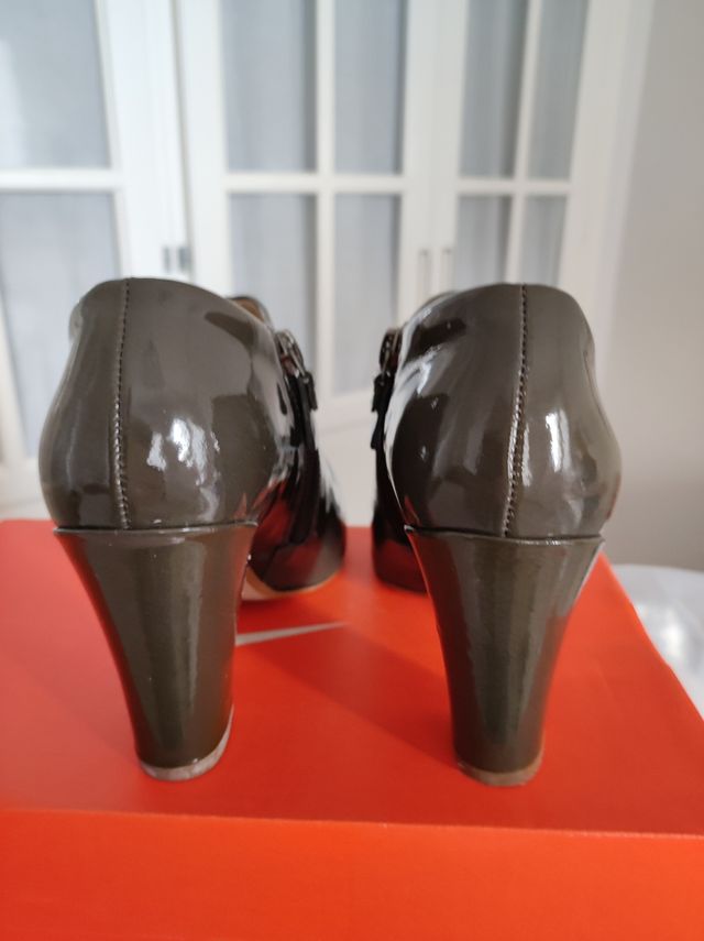 Botines charol gris,talla 36