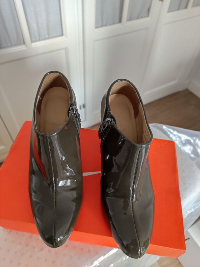 Botines charol gris,talla 36