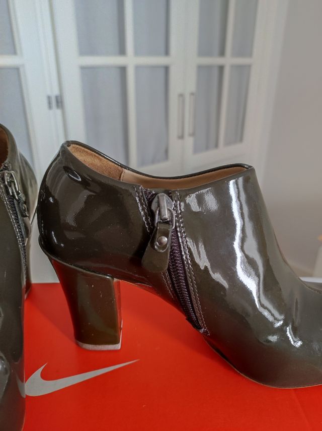 Botines charol gris,talla 36