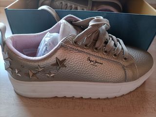 Zapatillas Pepe Jeans doradas de segunda mano por 35 EUR en Arroyomolinos  en WALLAPOP