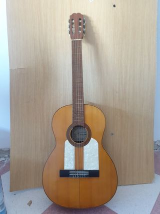 Guitarra Flamenca de segunda mano por 55 EUR en Jerez de la Frontera en  WALLAPOP