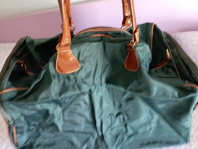 JUEGO DE BOLSO Y NECESER NUEVOS