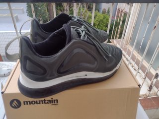 Bambas Nike 720 de segunda mano por 80 EUR en Barcelona en WALLAPOP