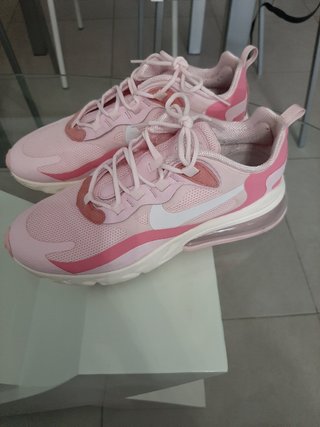 Nike Air Max 270 React, número 41 de segunda mano por 60 EUR en  Torremolinos en WALLAPOP