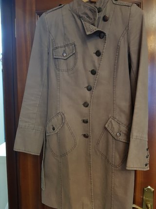 Abrigo largo tipo militar Amisu talla 34 de segunda mano por 10 EUR en  Ferrol en WALLAPOP