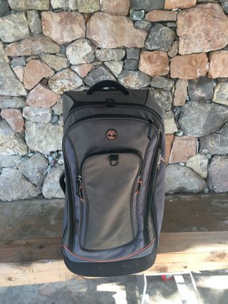 Maleta de viaje Timberland con ruedas de segunda mano por 20 EUR en  Eivissa-San Juan en WALLAPOP