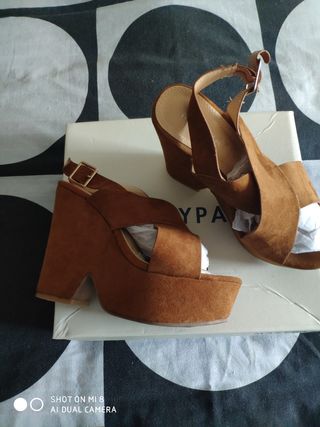Sandalias de cuña Marypaz de segunda mano por 18 EUR en Betanzos en WALLAPOP