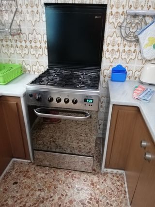 Horno y cocina gas butano. de segunda mano por 120 EUR en Puçol en WALLAPOP