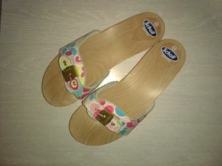 Zuecos Dr Scholl`s, Scholl de madera. Talla 41. de segunda mano por 20 EUR  en Madrid en WALLAPOP