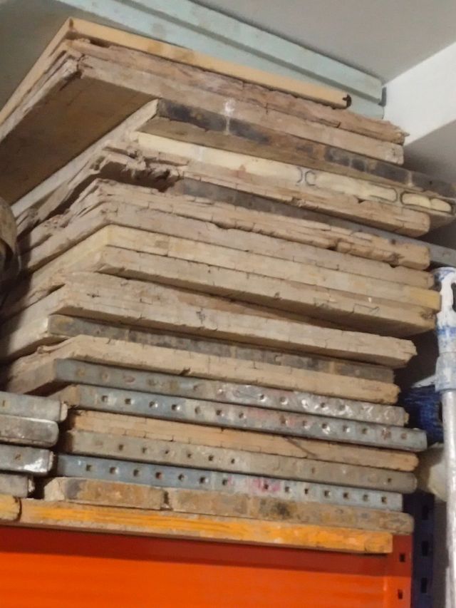 Tableros de encofrar de segunda mano por 3 EUR en Fuente de Cantos en