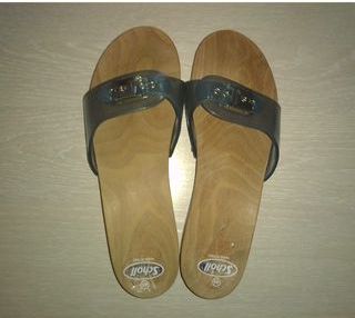 Zuecos Dr Scholl`s, Scholl de madera. Talla 41. de segunda mano por 20 EUR  en Madrid en WALLAPOP
