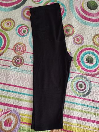 2 Leggings pirata premama de segunda mano por 8 EUR en Medina del Campo en  WALLAPOP