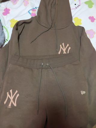 Chándal NY yankees nuevo de segunda mano por 50 EUR en Castelldefels en  WALLAPOP