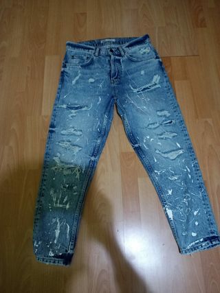 Pantalones Pintados Zara de segunda mano por 20 EUR en Pineda de Mar en  WALLAPOP