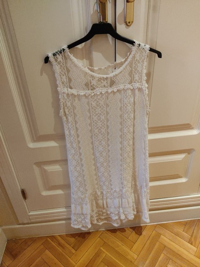 VESTIDO BLANCO CALADO Y CON FORRO MUY FRESQUITO