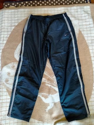 Pantalon chandal Nike azul marino, talla L de segunda mano por 10 EUR en  Madrid en WALLAPOP