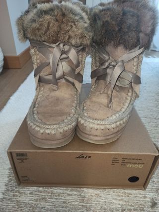 Botas MOU ESKIMO LAZO de segunda mano por 200 EUR en Sarriena en WALLAPOP