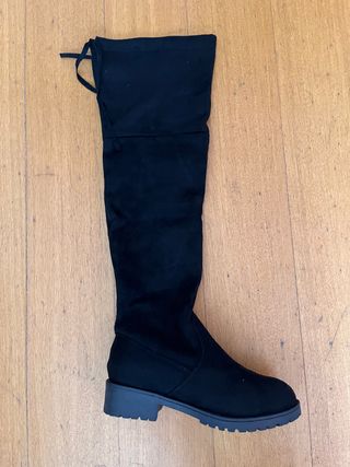 Botas altas de segunda mano por 18 EUR en Torrejón de Ardoz en WALLAPOP