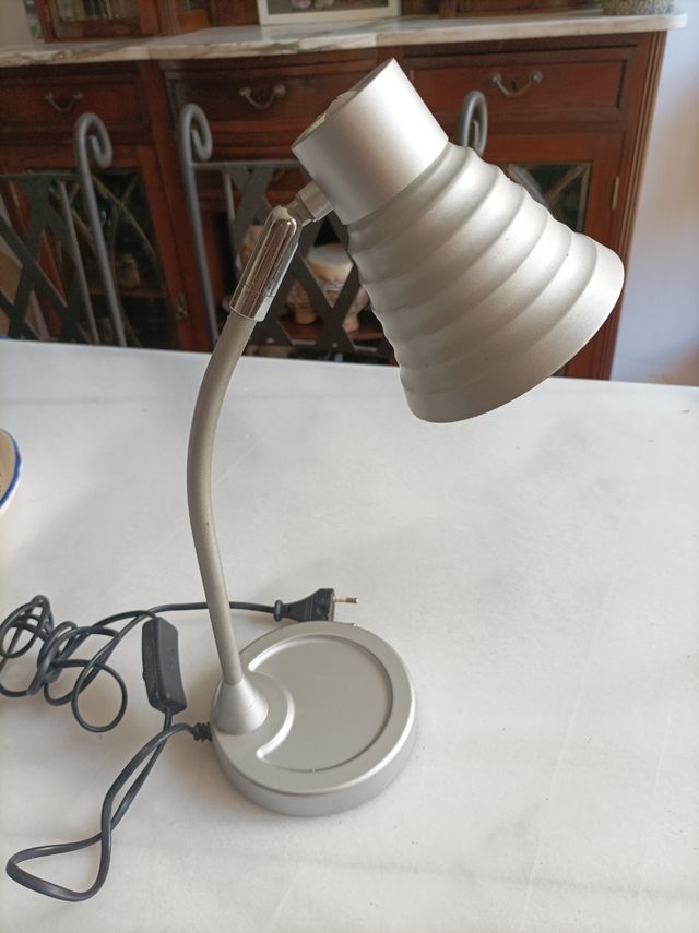 lámpara de escritorio