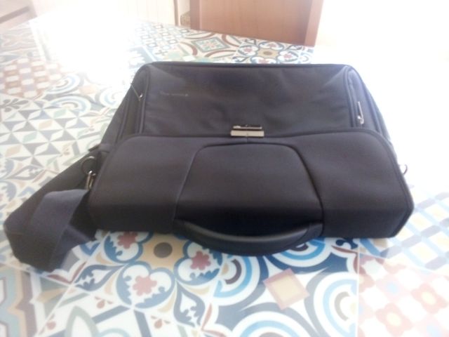 maletin comercial marca Roncato