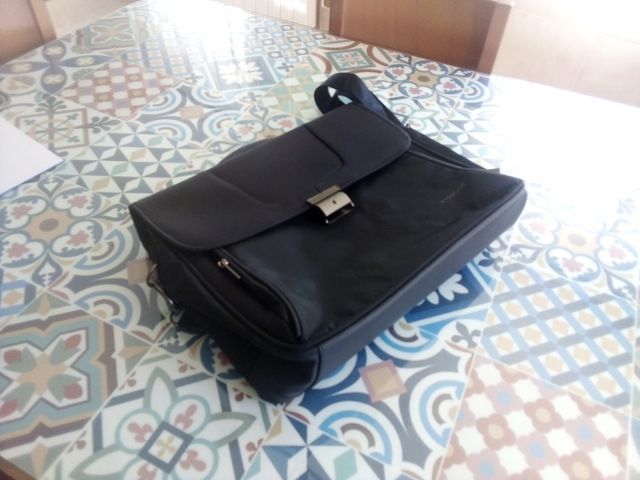 maletin comercial marca Roncato