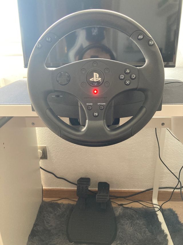 volante thrustmaster con pedales