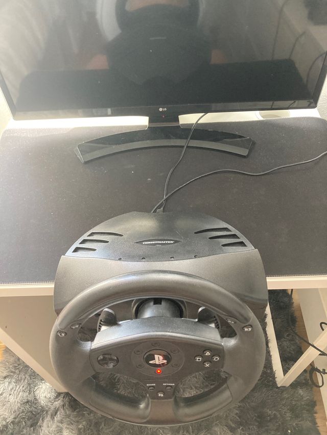 volante thrustmaster con pedales