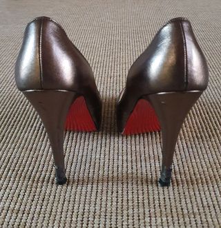 Zapatos Louboutin de segunda mano en WALLAPOP
