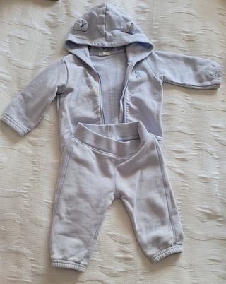 Chandal bebe 3-6 meses benetton de segunda mano por 7 EUR en Córdoba en  WALLAPOP