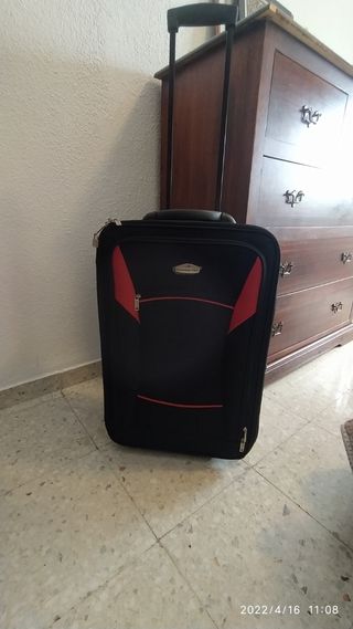 Maleta romester de segunda mano por 15 EUR en Córdoba en WALLAPOP