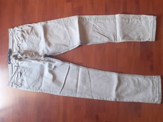 Pantalon gris Talla W36 \\/ L30 de segunda mano por 5 EUR en Vic en WALLAPOP
