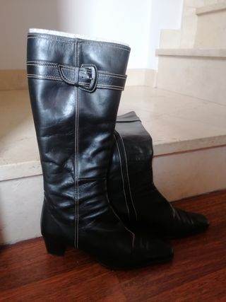 Botas piel mujer de segunda mano por 35 EUR en Madrid en WALLAPOP
