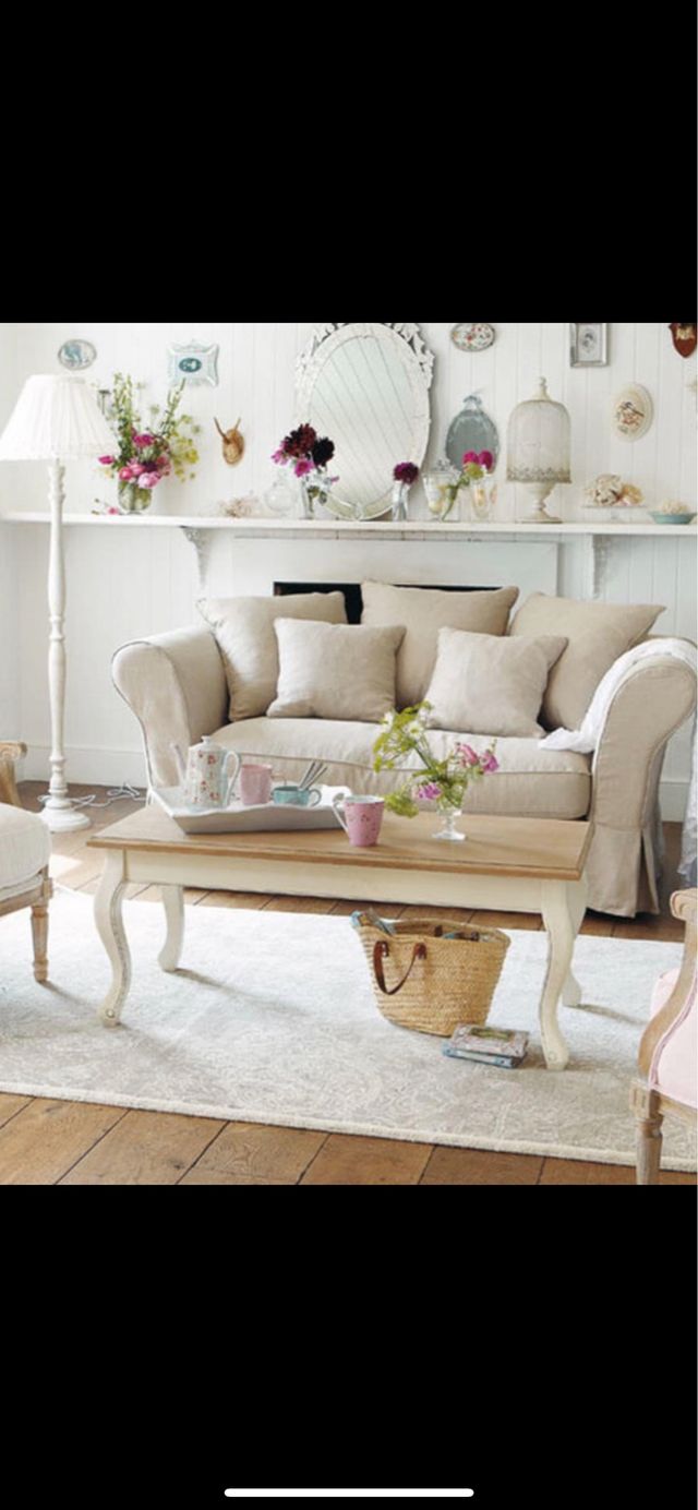 Mesa de centro estilo nórdico y cálido.