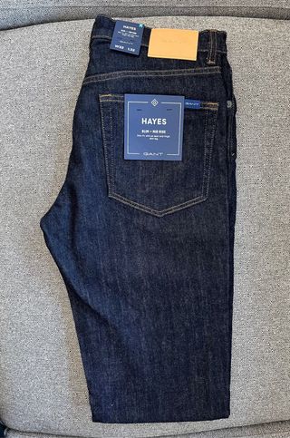 Vaqueros GANT hombre T. 40\\/42 NUEVOS de segunda mano por 70 EUR en  Barcelona en WALLAPOP