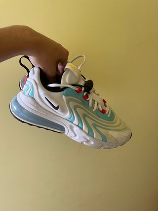 Nike air max 270 react de segunda mano por 40 EUR en Madrid en WALLAPOP