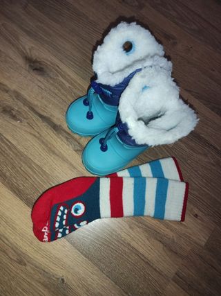 Botas de nieve bebé de Decathlon n°23 de segunda mano por 12 EUR en Polinya  en WALLAPOP