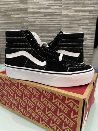 VANS SK8-HI PLATAFORMA (CHICA) de segunda mano por 75 EUR en Málaga en  WALLAPOP