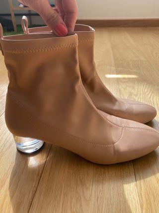 Botines elásticos Zara talla 38. de segunda mano por 15 EUR en Ourense en  WALLAPOP