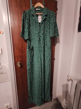 Mono verde lunares Mango de segunda mano por 20 EUR en Tolosa en WALLAPOP