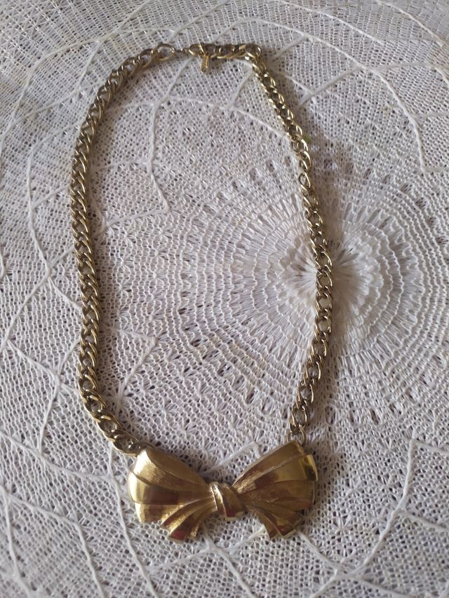 Collar vintage Avon