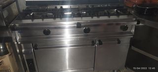 Cocina repagas 3 fuegos y horno de segunda mano por 1.000 EUR en  Fuenlabrada en WALLAPOP