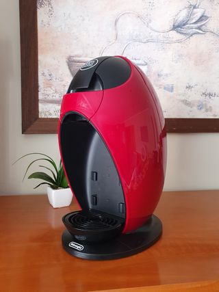 Cafetera dolce gusto de segunda mano por 25 EUR en Alzira en WALLAPOP