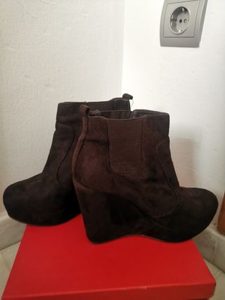 Botines de cuña alta de segunda mano en WALLAPOP